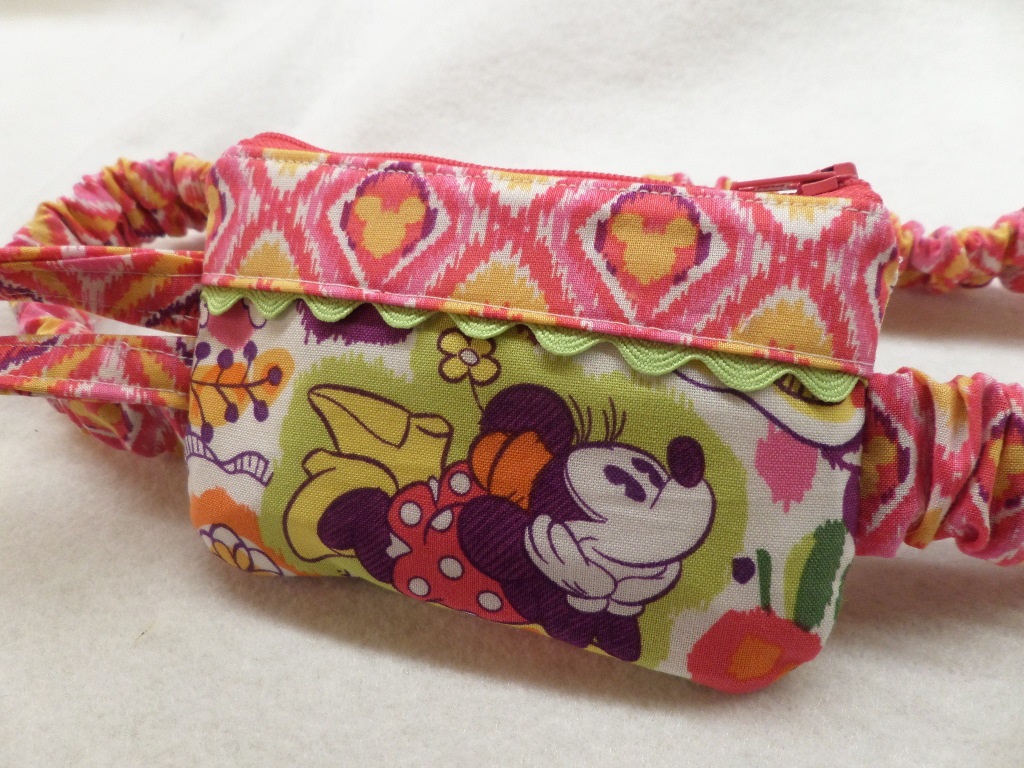 Merry Bouquet Mouse Insulin Pump Case For Girls - Click Image to Close