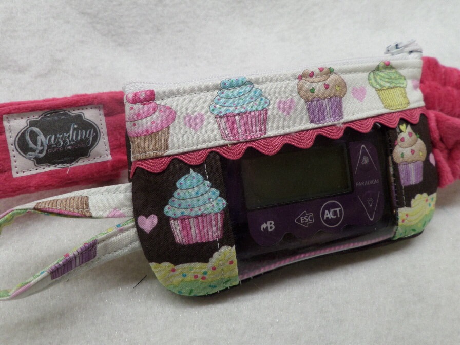Window Optional Insulin Pump Case with Cupcakes
