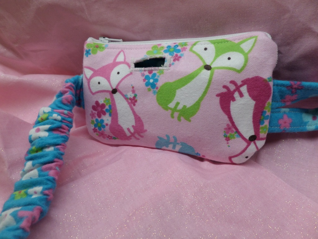 Foxes Insulin Pump Pouch Case in Flannel - Click Image to Close