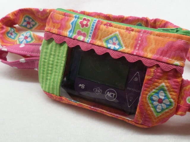 Insulin Pump Case in Gypsy Wave Floral - Click Image to Close