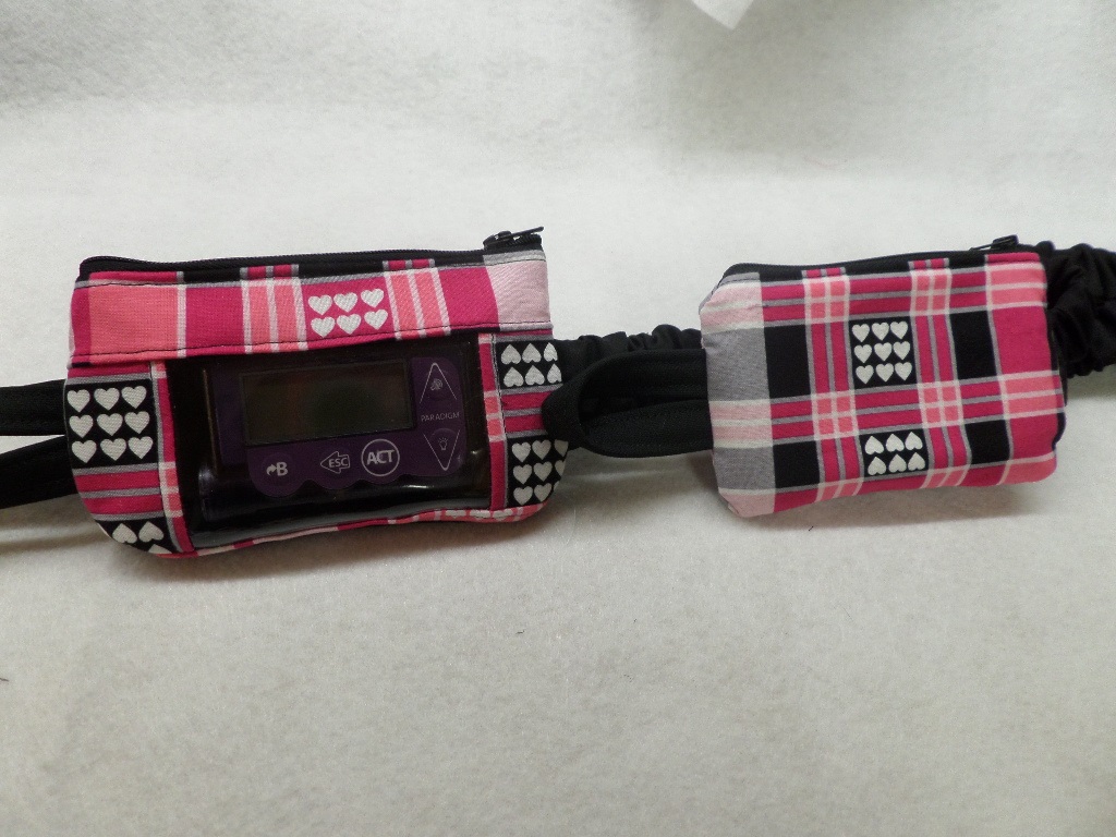 Plaid & Heart Insulin Pump Case with Hot Pink Black Grey wht - Click Image to Close