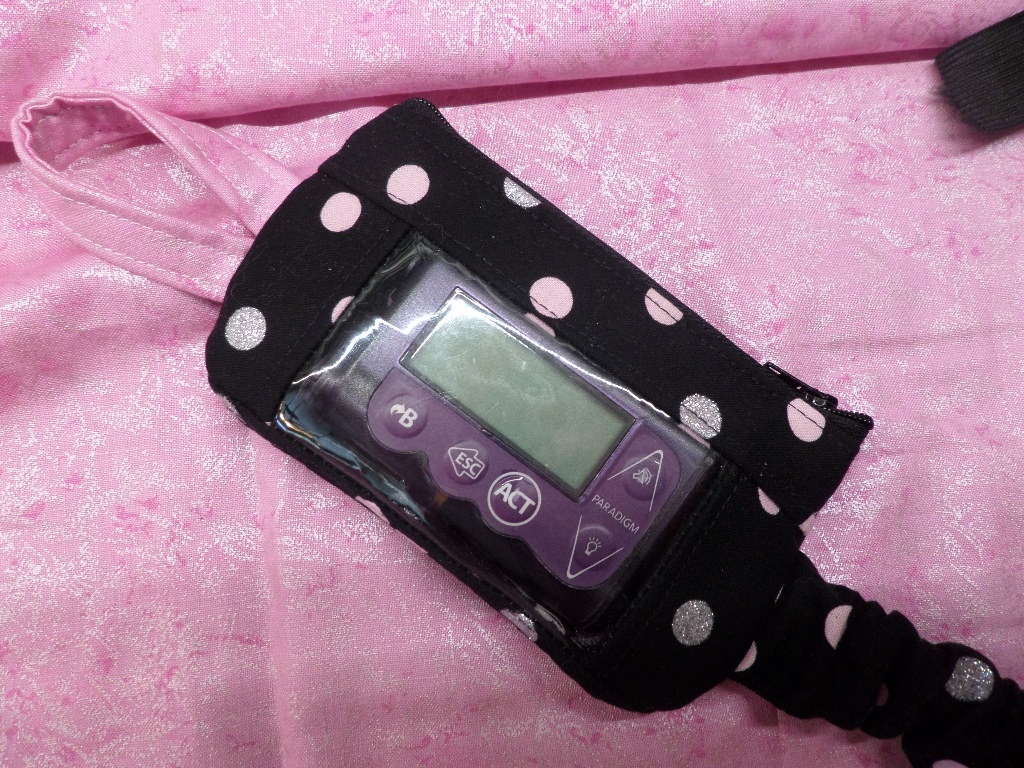 Window Insulin Pump Pouch Pink & Silver Sparkle Polka Dot on Blk - Click Image to Close