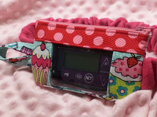 Cupcakes Insulin Pump Pouch in Hot Pink & Teal window optional
