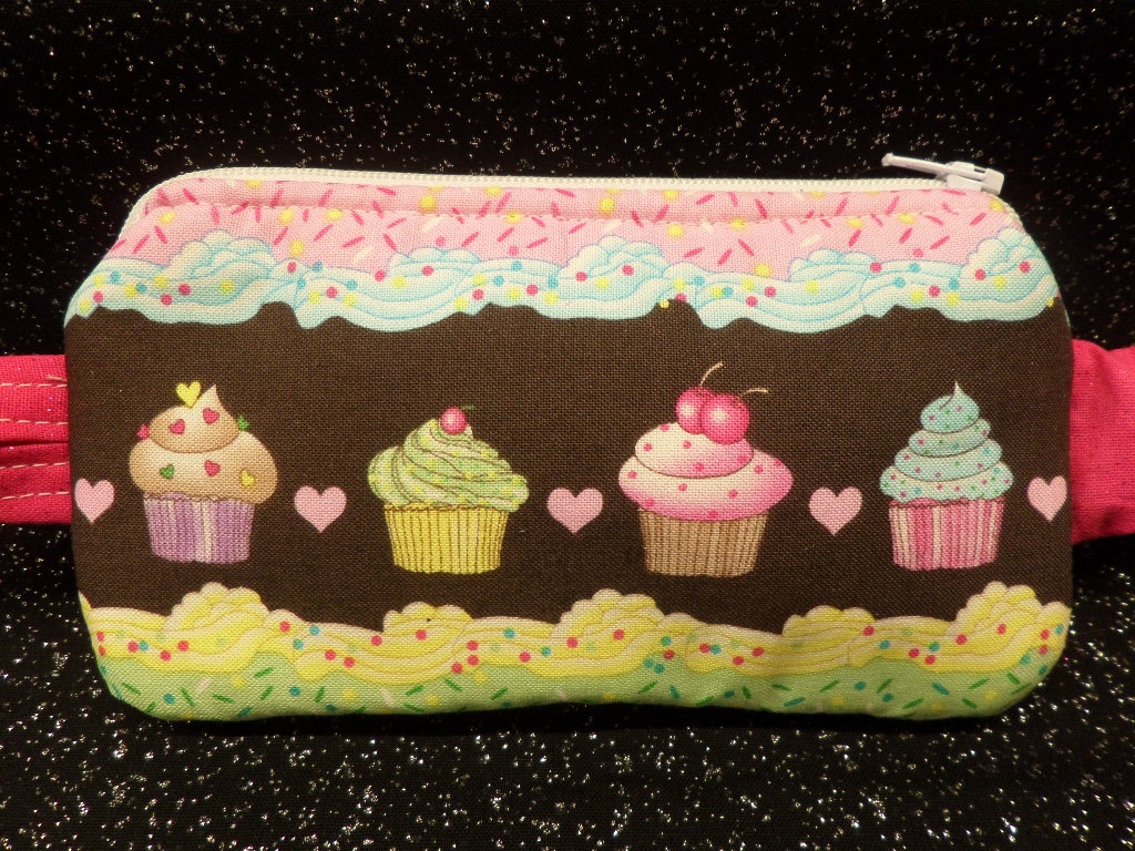 Cute Cupcake Insulin Pump Case with Icing Border | pump pack - Click Image to Close