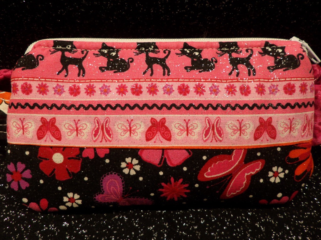 Insulin Pump Pouch w/ Glitter Kitty & Butterfly Two Tone - Click Image to Close