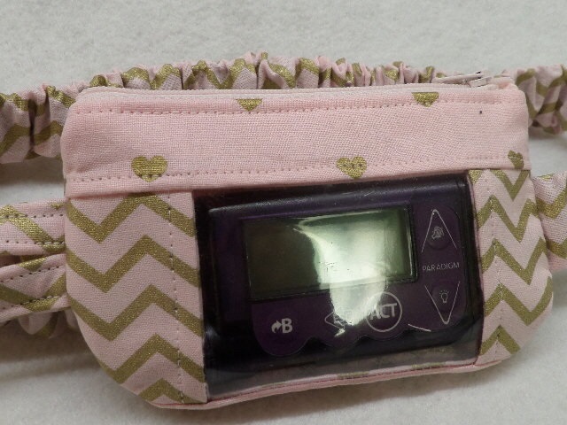 Gold Chevron & Hearts on Pink Insulin Pump Pouch For Girls