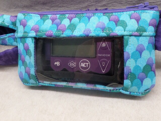 Mermaid Scales Sparkling Insulin Pump Pouch for Girls